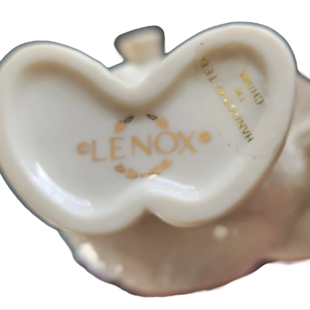 Lenox Snowman with Gold Trim from the Lenox Ivory Collection